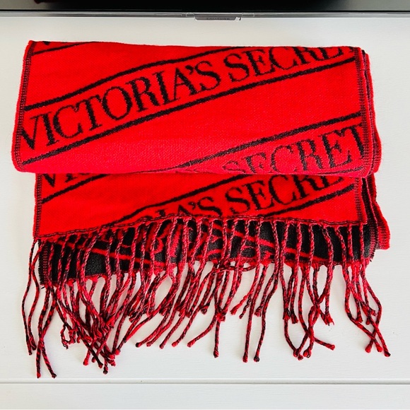 Victoria's Secret Accessories - Victoria secret scarf